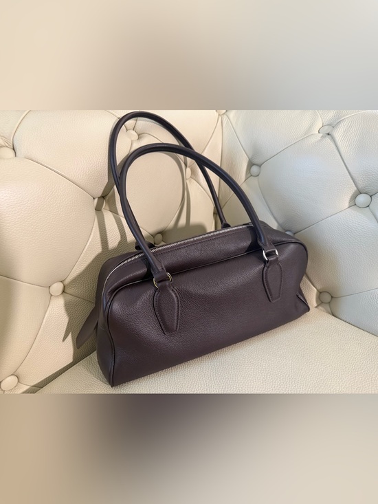 Handbags - Genuine calfskin Leather handbag like new